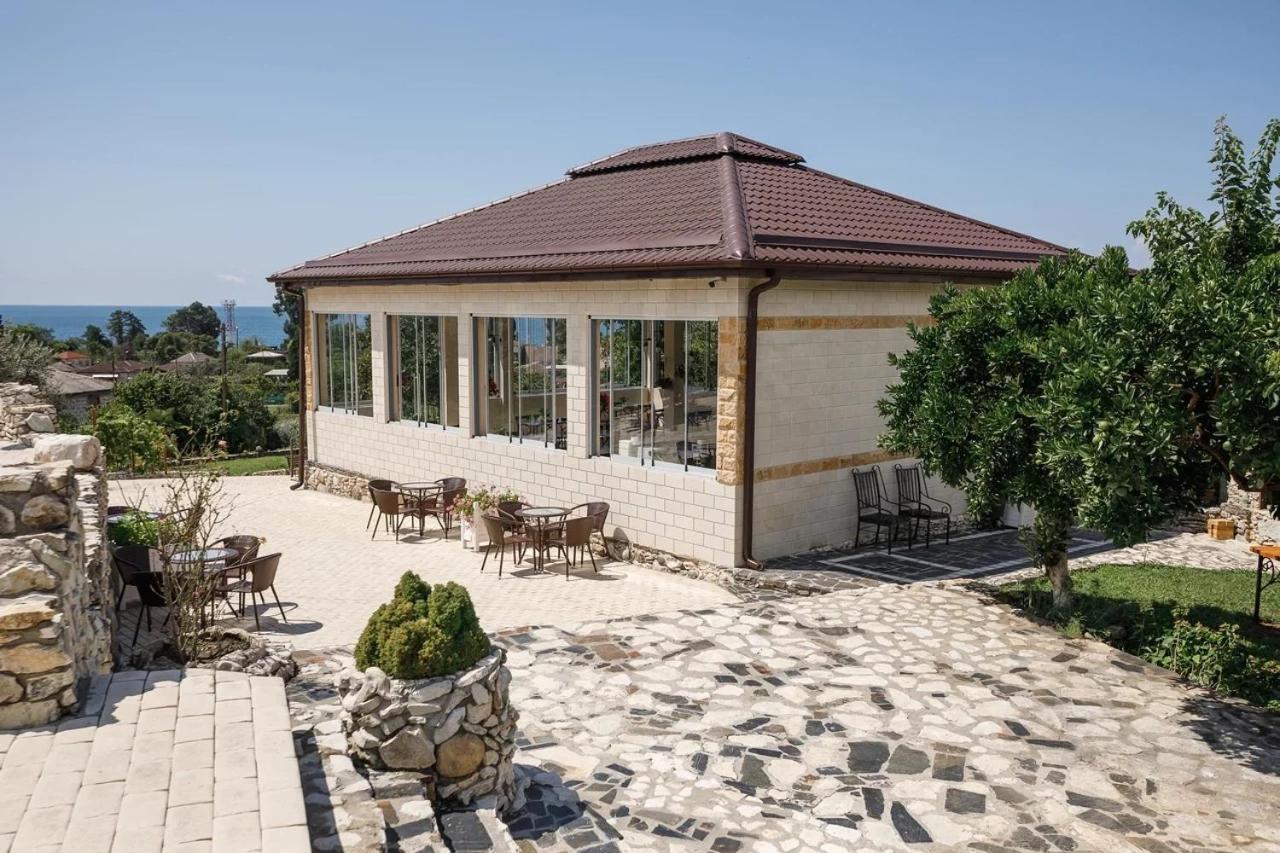 Hotel Paradise Sukhumi Exterior photo