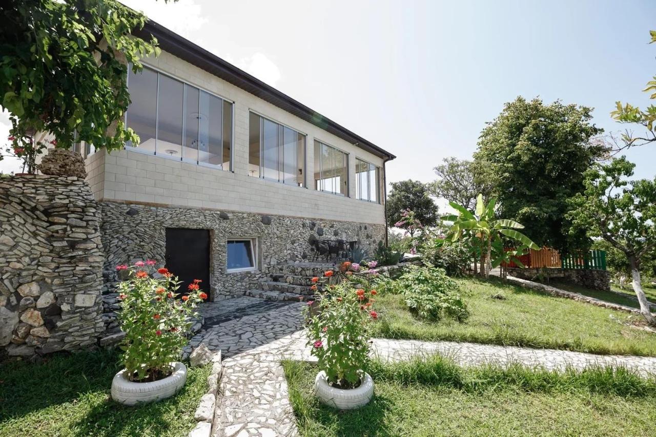 Hotel Paradise Sukhumi Exterior photo