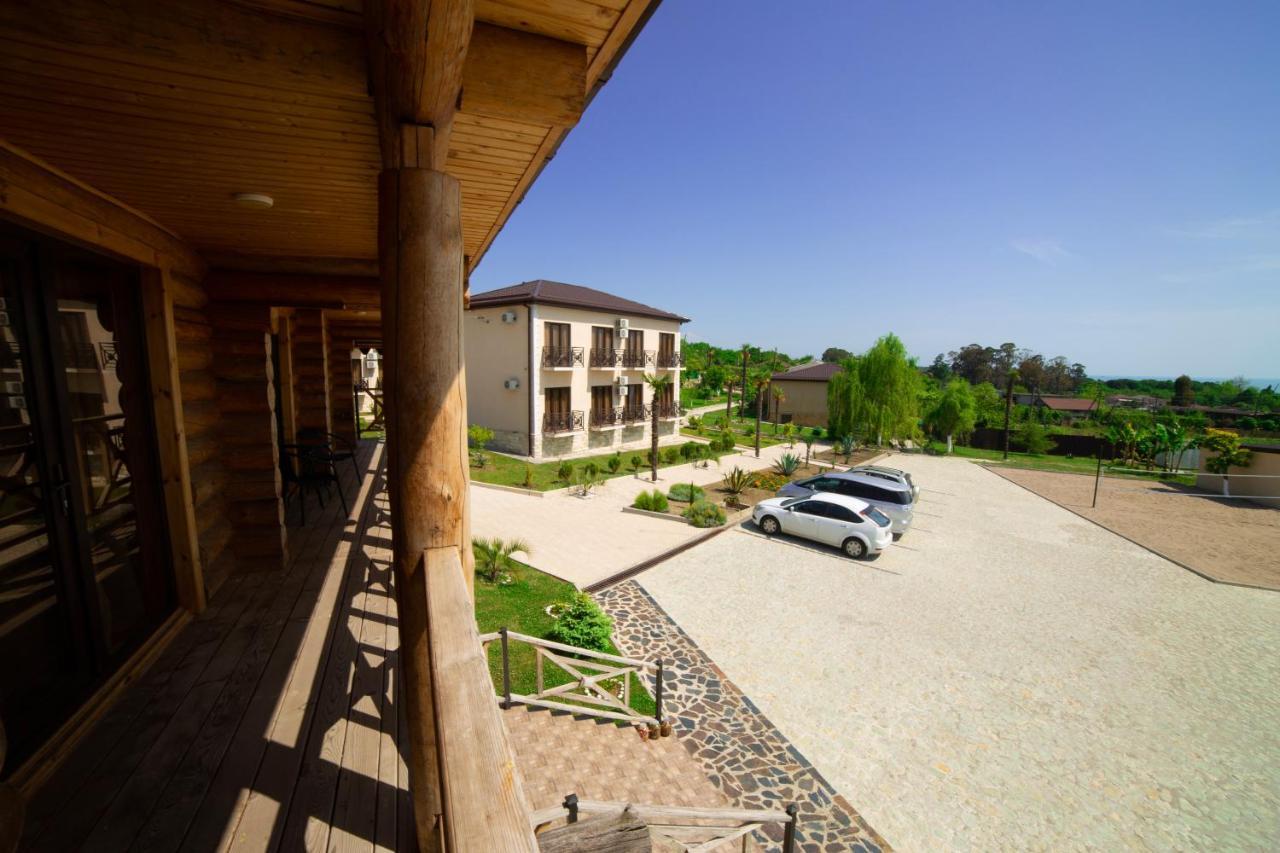 Hotel Paradise Sukhumi Exterior photo