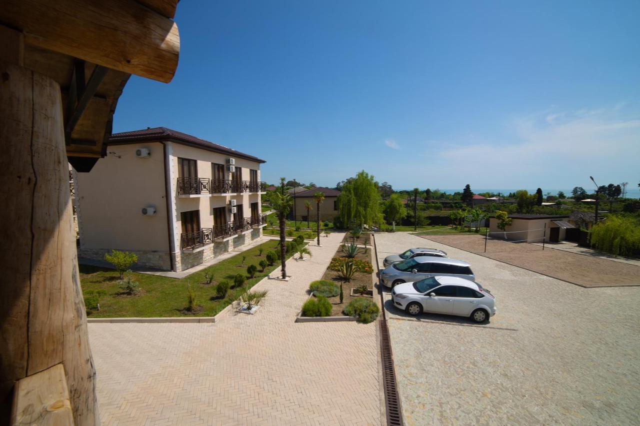 Hotel Paradise Sukhumi Exterior photo