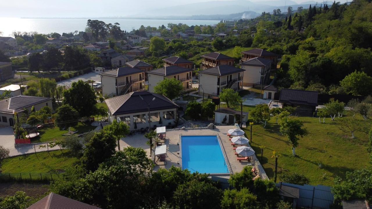 Hotel Paradise Sukhumi Exterior photo