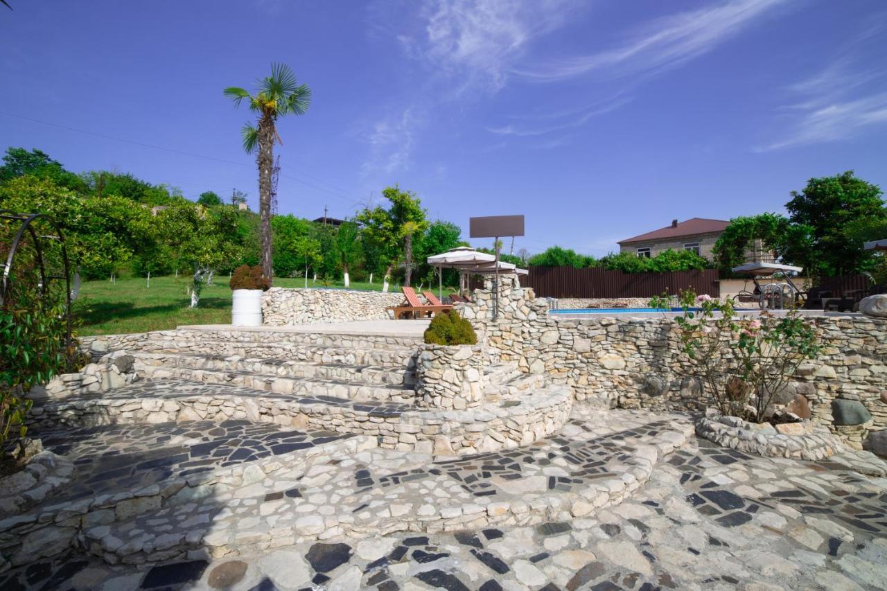 Hotel Paradise Sukhumi Exterior photo