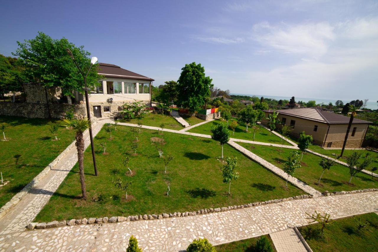 Hotel Paradise Sukhumi Exterior photo