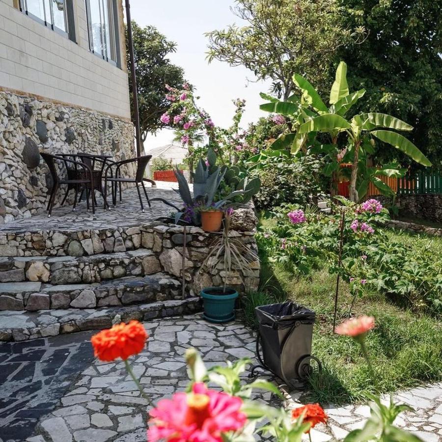 Hotel Paradise Sukhumi Exterior photo
